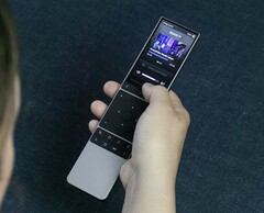 Remote 3 可以控制智能电视以及智能家居设备。(图片：Unfolded Circle）