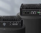 Topton X4H-XL mini PC 拥有两个万兆 SFP+ 光端口。(图片来源：Liliputing）