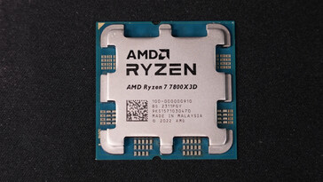 Real Ryzen 7 7800X3D IHS（图片来源：Der8auer）