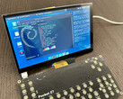 Pocket Z 采用Raspberry Pi Zero 2 W 和其他组件。(图片来源：Hackaday）
