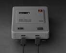 AYANEO Retro Power Bank 有一种以 SNES 为灵感的外观。(图片来源：AYANEO）