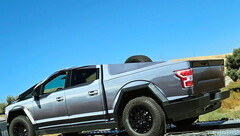 Cybertruck 打扮成 ICE F-150（图片：Greggertruck）