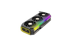 RTX 5090 AMP Extreme Infinity。(图片来源：Zotac）