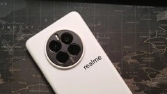 Realme GT5 Pro（？）(来源：小雨评测通过微博发布）