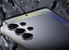 目前的三星Galaxy S25 Ultra 配备了 1200 万像素自拍摄像头。(图片来源：Samsung/Unsplash - 已编辑）