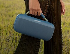 灵活的手柄为 Bose SoundLink Max 带来了手提包般的外观（图片来源：Bose）