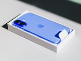 Apple iPhone 16 的显示屏在 DxOMark 最佳列表中仅排名第 40 位。(图片来源：Bram Van Oost）