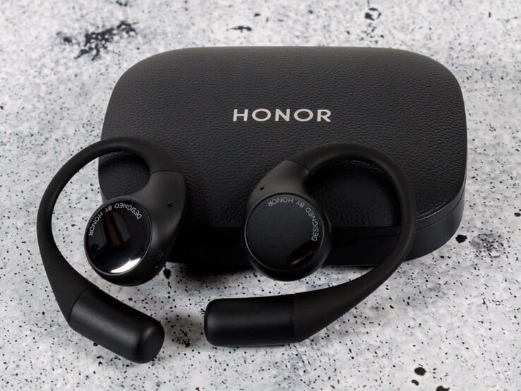 Honor Earbuds Open 及其充电盒。(图片来源：Honor)