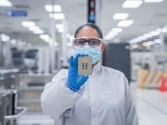 英特尔（Intel）报告 ASML 的 High-NA EUV 光刻机取得成功。图为英特尔至强芯片。(图片来源：英特尔）