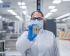 英特尔（Intel）报告 ASML 的 High-NA EUV 光刻机取得成功。图为英特尔至强芯片。(图片来源：英特尔）