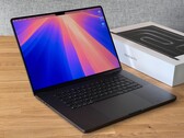 Apple MacBook Pro 16 2024 评测：超长电池使用时间，性能更胜 M4 Pro