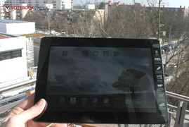 The tablet is perfectly usable in the shade.