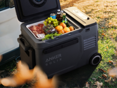 Anker EverFrost Cooler 2 的电池容量更大。(图片来源：Anker）