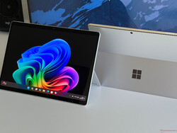 评测：微软 Surface Pro OLED Copilot+。评测设备由微软提供：