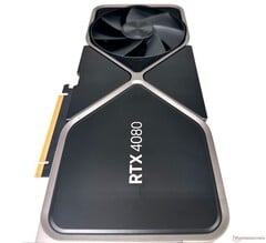 在我们的合成基准测试中，RTX 4080 的整体速度比 RTX 3080 快 58%。