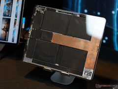 使用 Airjets 改进的 iPad Pro 冷却系统。(照片：Andreas Sebayang/Notebookcheck.com）