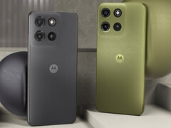 摩托罗拉推出了重力灰和鬣蜥绿两种配色的 Moto G15。(图片来源：摩托罗拉）