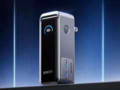 新款 Anker Prime Power Bank 可用作墙壁充电器。(图片来源：Anker）