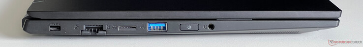 左：Kensington 锁、千兆以太网、microSD 读卡器、USB-A 3.2 Gen 1 (5 Gbit/s)、电源按钮、3.5 毫米音响