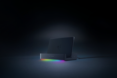 Razer Handheld Dock Chroma 现已接受预订（图片来源：Razer）