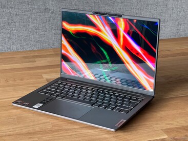 2024 年春季编辑选择奖：联想 IdeaPad Pro 5 14AHP9