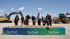 比尔-盖茨出席 TerraPower 在怀俄明州 Kemmerer 举行的 Natrium 钠冷反应堆奠基仪式。(来源：比尔-盖茨博客）