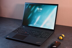 评测中：联想 ThinkPad T16 G2 AMD，评测设备由联想提供