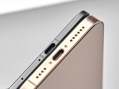 奥普将 Find N5 又名 OnePlus Open 2 与厚度几乎是 iPhone 16 Pro 两倍的 iPhone 进行对比。