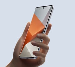 在Redmi Note 13 系列中，只有Redmi Note 13 Pro Plus 采用了曲面显示屏。(图片来源：小米）