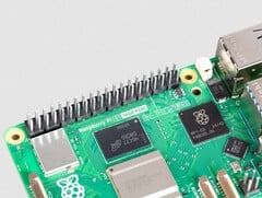 Raspberry Pi 5 采用美光公司生产的八组 2 GB LPDDR4X 内存模块。(图片来源：Raspberry Pi）