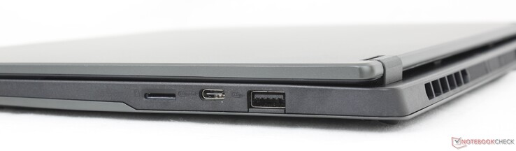 右侧USB-C 3.2 Gen. 2 (10 Gbps) w/ DisplayPort, USB-A 3.2 Gen. 2