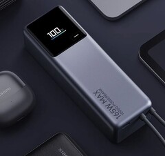 小米最新款 10,000 mAh 彩色显示屏移动电源已在京东商城上架。(图片来源：ITHome）