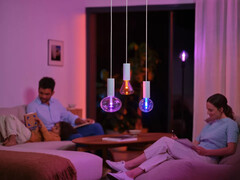 飞利浦 Hue Lightguide 灯泡有了新造型。(图片来源：飞利浦 Hue）