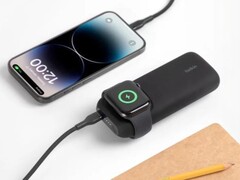 Belkin BoostCharge Pro Fast Wireless Charger forApple Watch + Power Bank 10K 被召回。(图片来源：贝尔金）