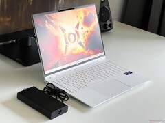 这里展示的 MagicBook Pro 16 还将推出更小的 14 英寸机型。(图片来源：Notebookcheck）