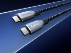 新款 Anker USB-C 至 USB-C 连接线长 1 英尺（30 厘米）。(图片来源：Anker）