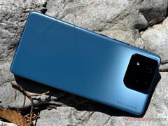 Zenfone 12 Ultra 可能与图中的 Zenfone 11 Ultra 非常相似。(图片来源：华硕）