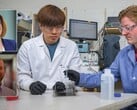 这项研究展示了如何将废弃保丽龙转化为用于电子材料的聚合物。(来源：EurekAlert）