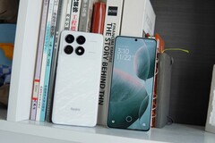 红米 K70 和红米 K70 Pro 的显示屏比小米 14 系列更亮。(图片来源：via @TECHINFO45)