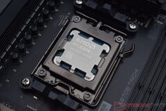 台式机主板插座中的 AMD CPU