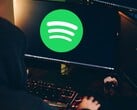 网络犯罪分子试图通过误导性播放列表和垃圾播客引诱 Spotify 用户访问欺诈网站。(图片来源：Pexels / Anete Lusina）