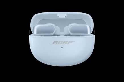 Bose Ultra Open Earbuds - 月石蓝。(图片来源：@MysteryLupin）