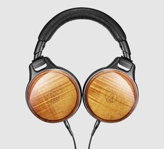 铁三角推出限量版 ATH-WB LTD 木制耳机，全球仅发行 300 副。(来源：A-T)