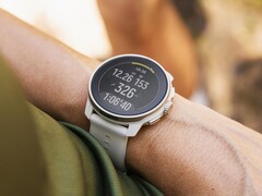 Suunto 正在更新 Race S（上图）、Race、Vertical 和 9 Peak Pro 手表。(图片来源：Suunto）