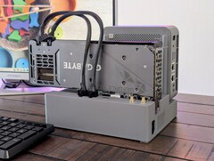 Beelink 的迷你 PC eGPU 底座现已开源。(图片来源：Notebookcheck / Allen Ngo）