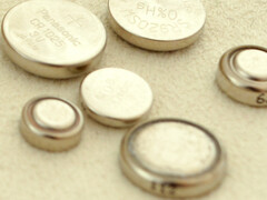 与 AH-LLZO 电池相比，纽扣电池几乎是庞然大物。(图片：pixabay）
