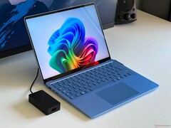 一位来自 Windows 世界的知名泄密者透露了微软计划于 2025 年推出的 Surface 产品系列的一些关键细节。(图片来源：Notebookcheck）。