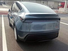 全新 Model Y Juniper 冰川蓝（图片来源：小特书/X）