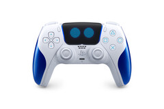 Astro Bot 限量版控制器的触摸板上有 Astro 的眼睛。(图片来源：PlayStation on X/Twitter）