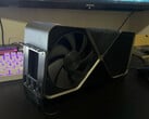 GeForce RTX 4090 Ti 拥有巨大的四插槽冷却解决方案。(图片来源：u/This_Explanation_514）